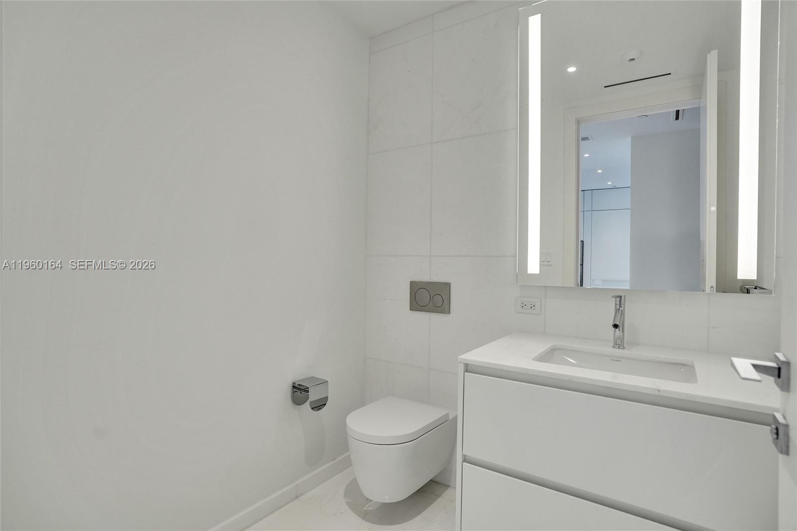 300 Biscayne Boulevard Way #2105W, Miami FL 33131