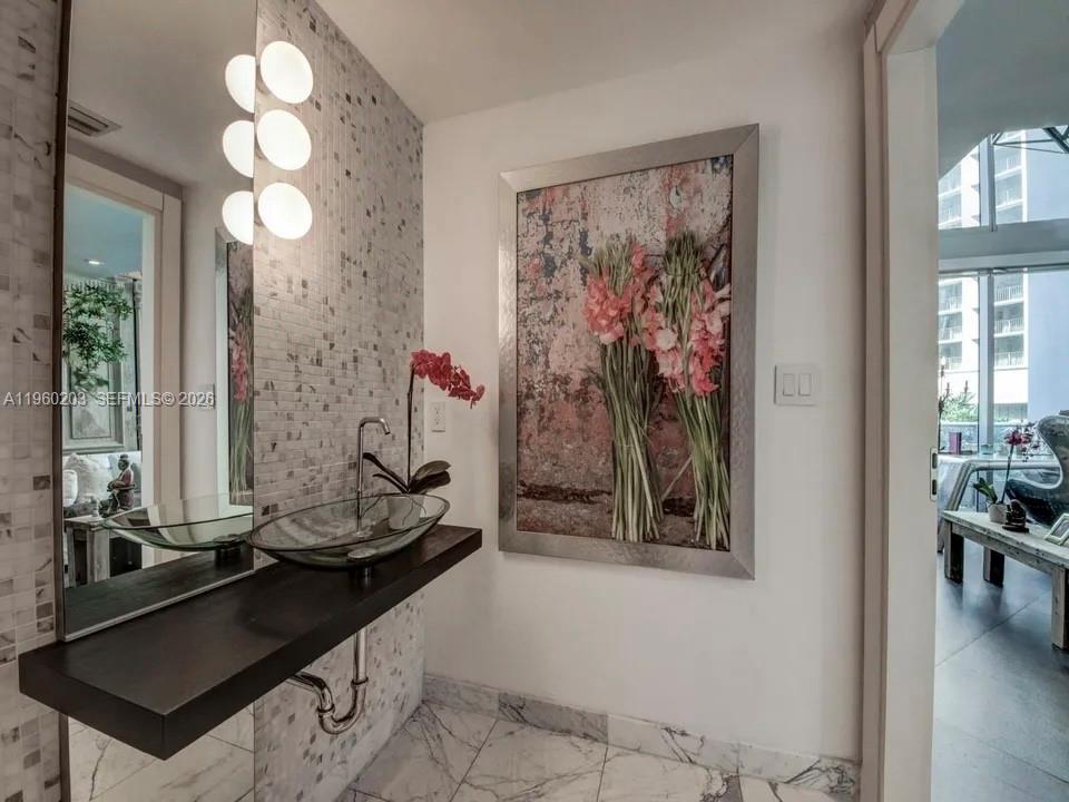 200 Biscayne Boulevard Way #501, Miami FL 33131