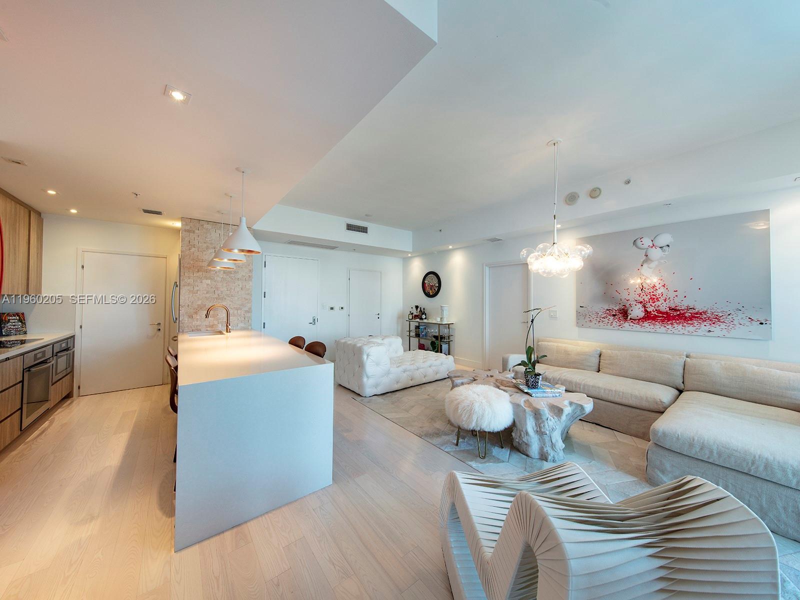 50 S Pointe Dr #707, Miami Beach FL 33139