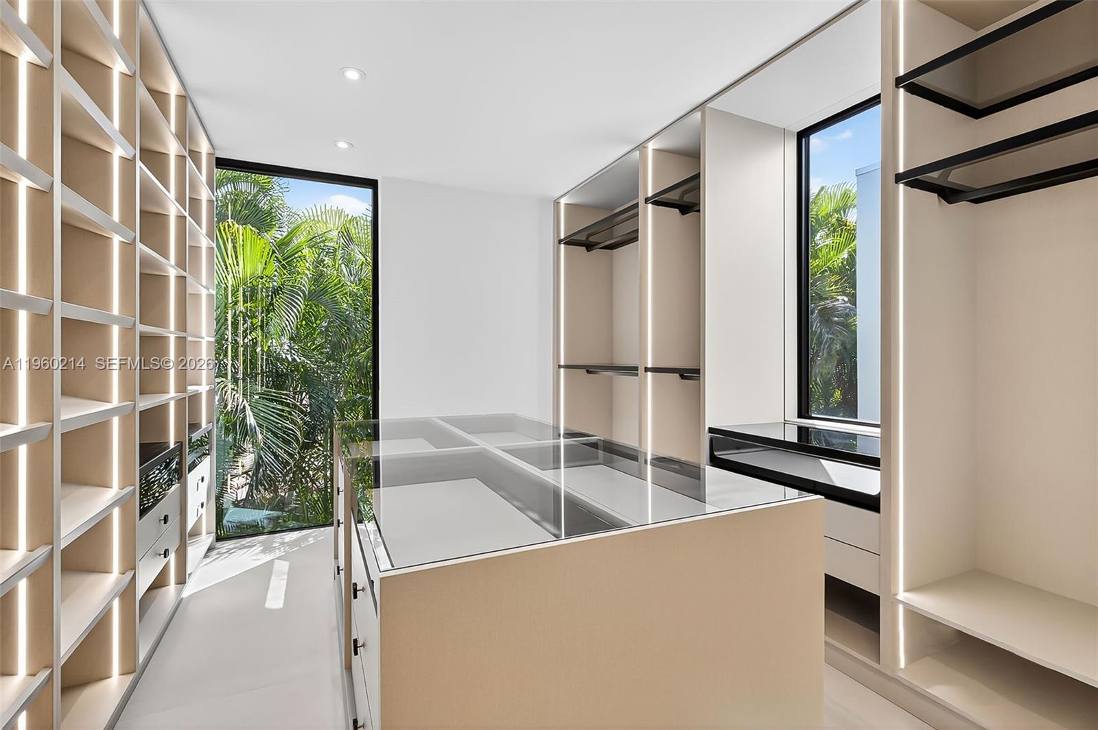 620 Solar Isle Dr, Fort Lauderdale FL 33301