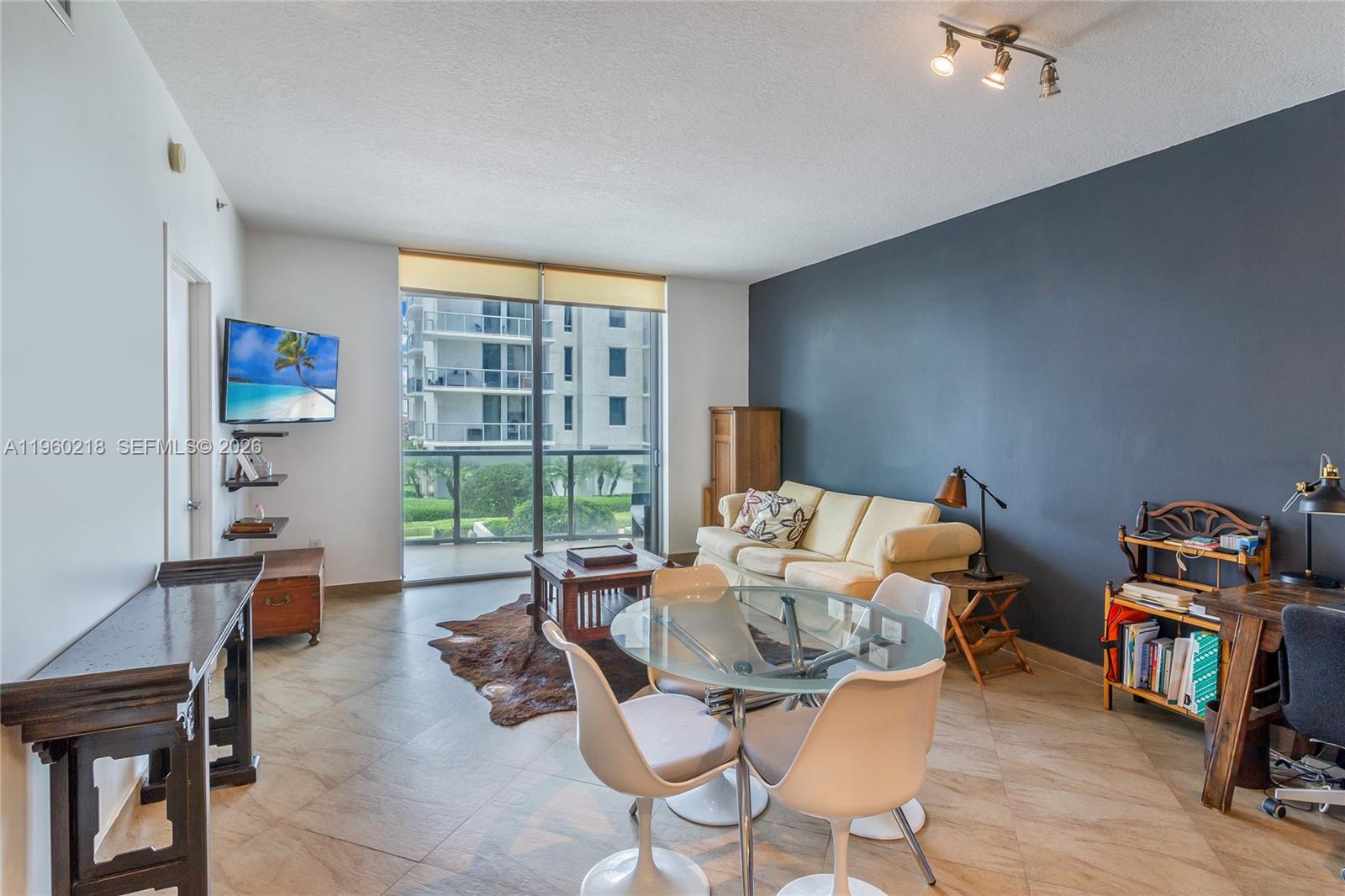 1060 Brickell Ave #1415, Miami FL 33131