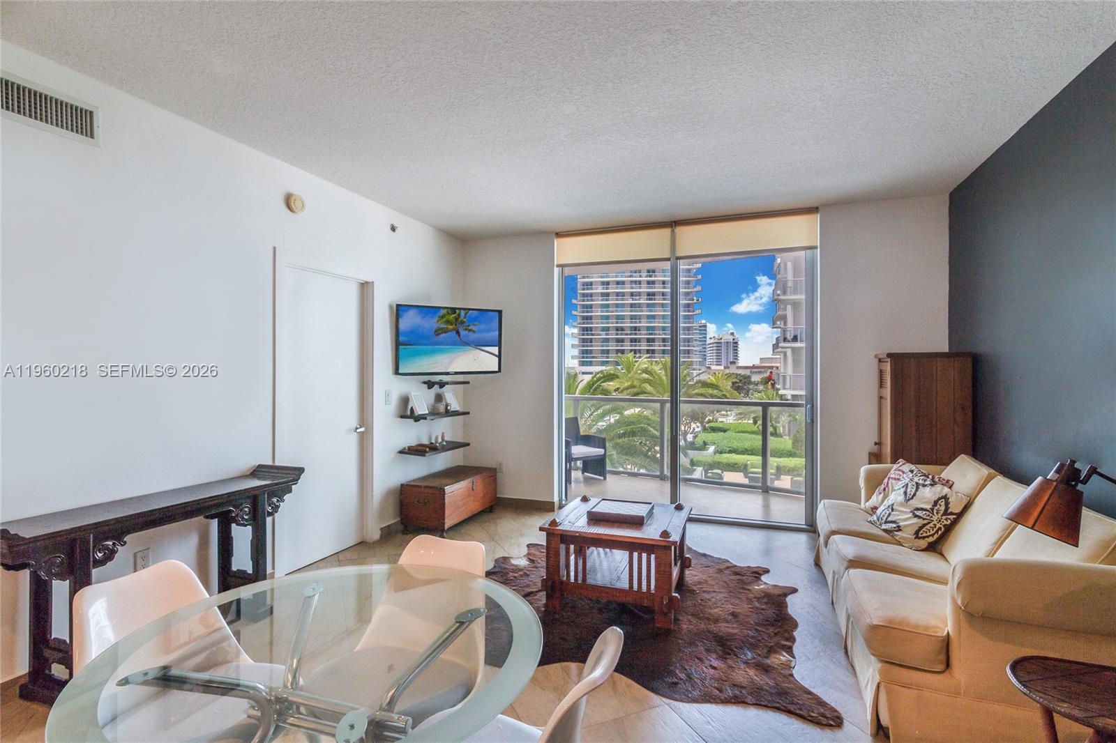 1060 Brickell Ave #1415, Miami FL 33131