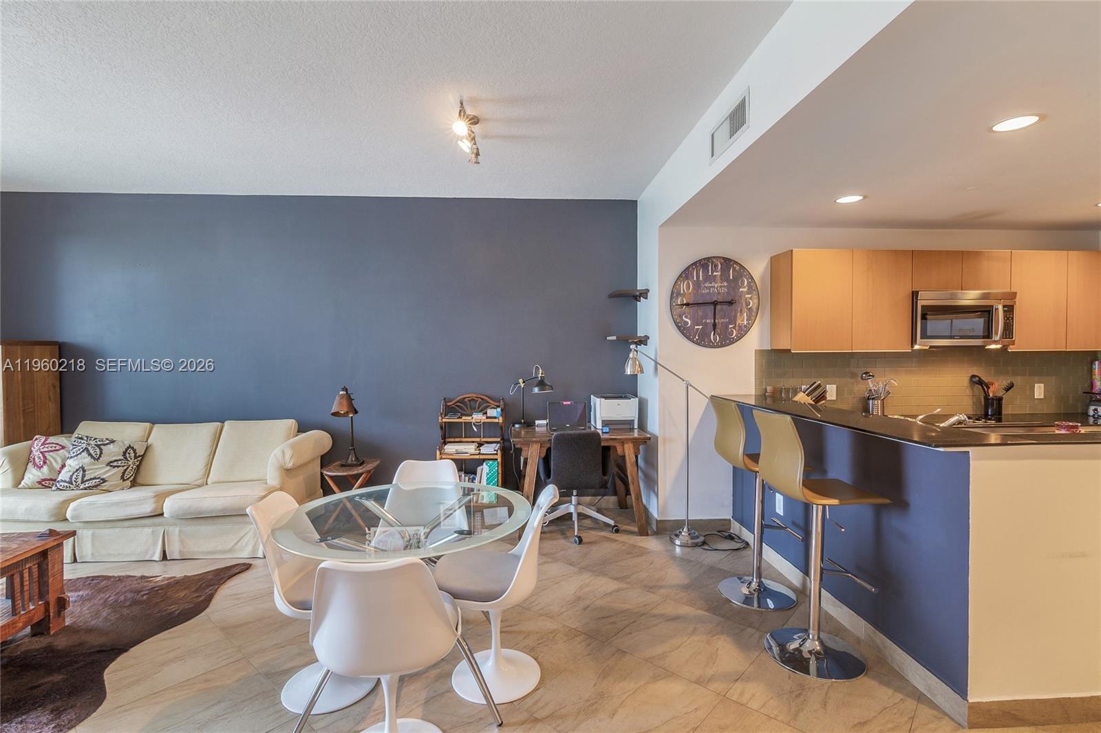 1060 Brickell Ave #1415, Miami FL 33131