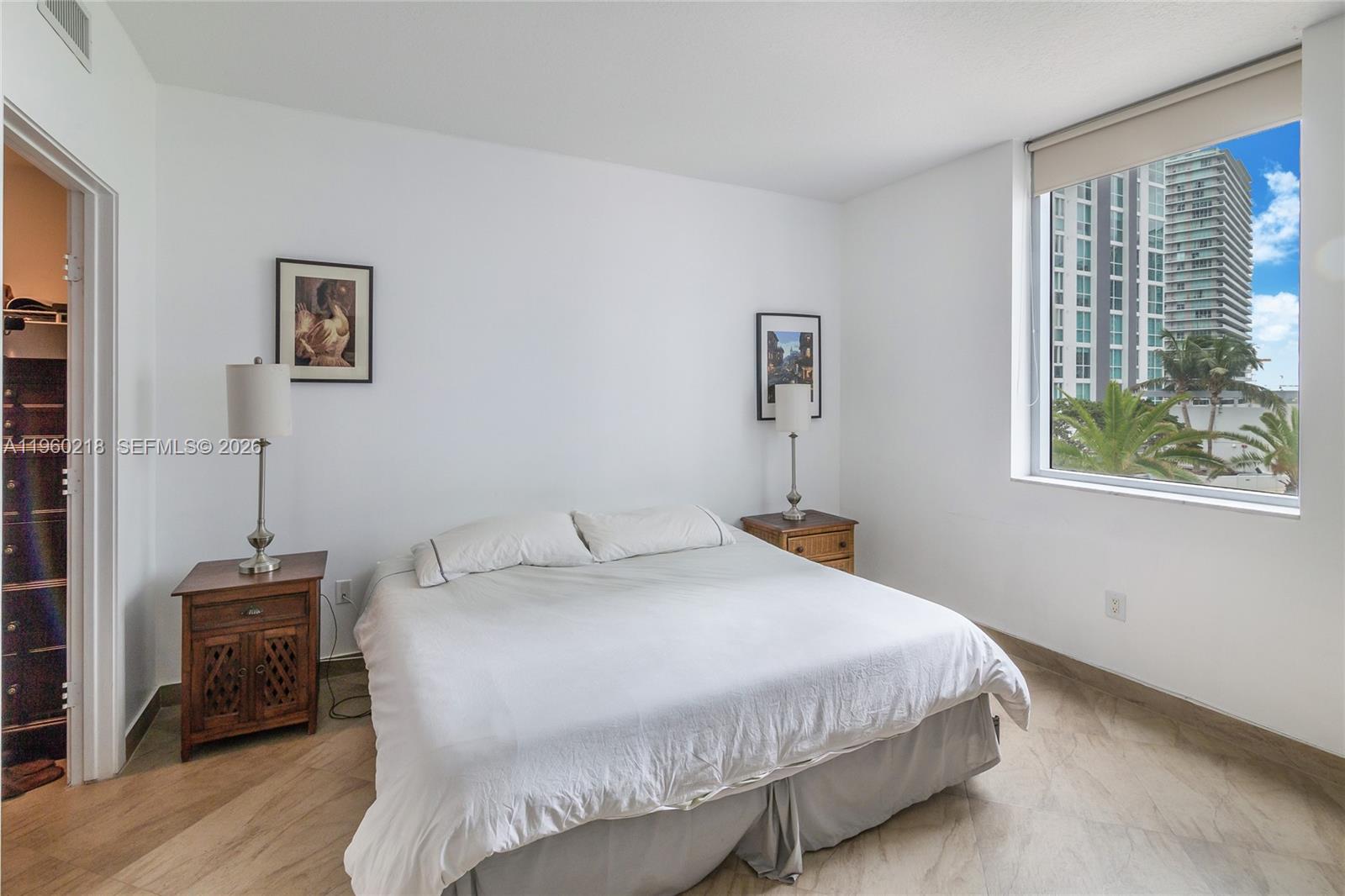 1060 Brickell Ave #1415, Miami FL 33131