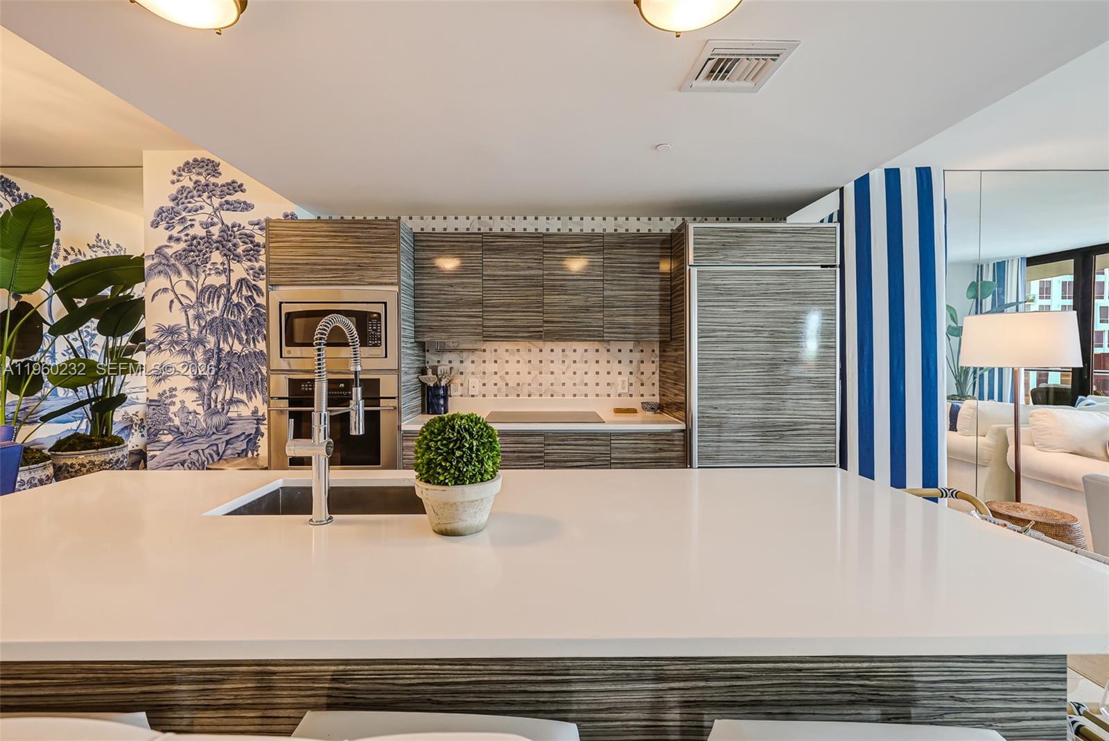 460 NE 28 #704, Miami FL 33137