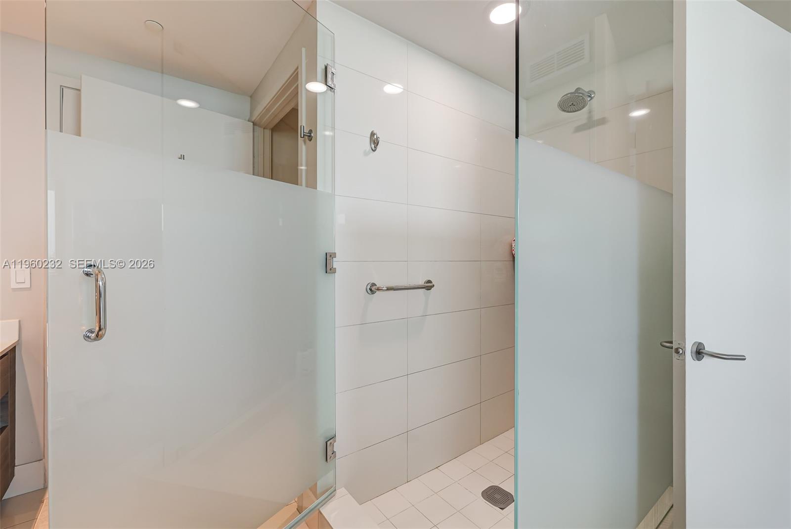 460 NE 28 #704, Miami FL 33137