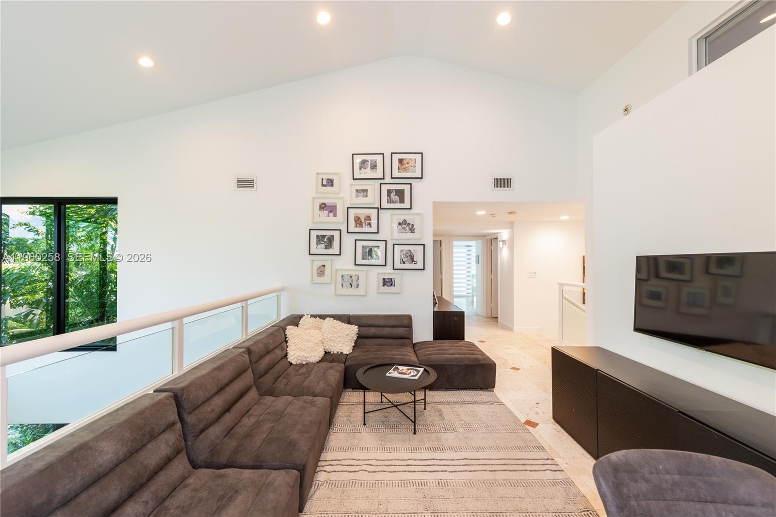 650 Curtiswood Dr, Key Biscayne FL 33149