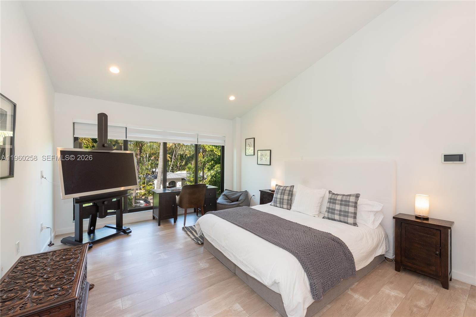 650 Curtiswood Dr, Key Biscayne FL 33149