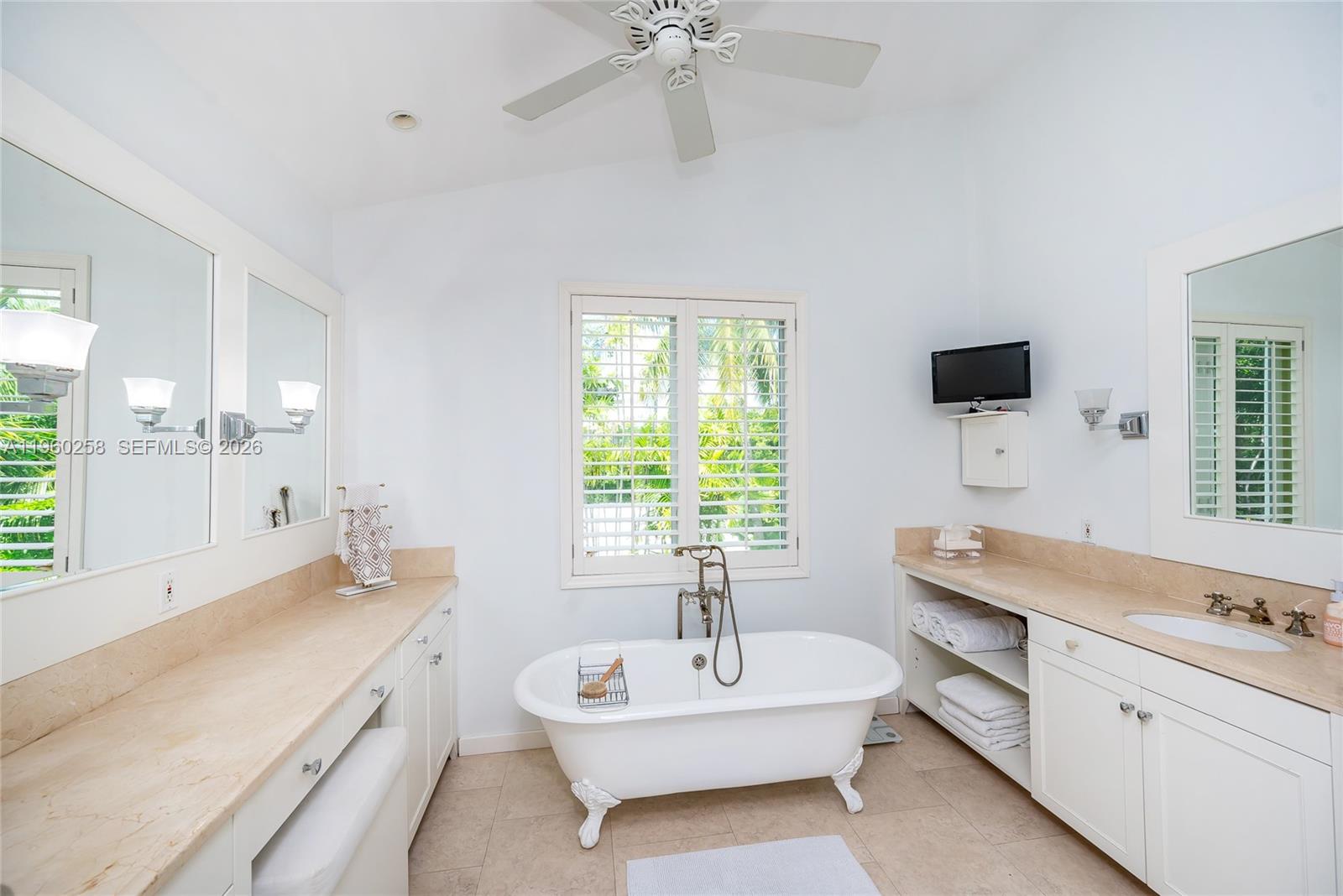 650 Curtiswood Dr, Key Biscayne FL 33149