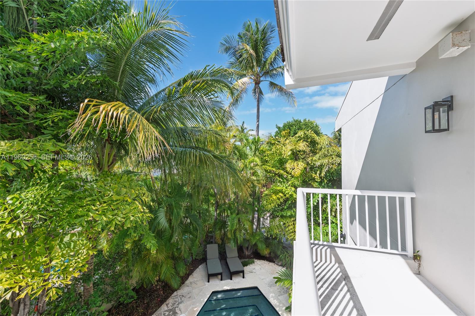650 Curtiswood Dr, Key Biscayne FL 33149