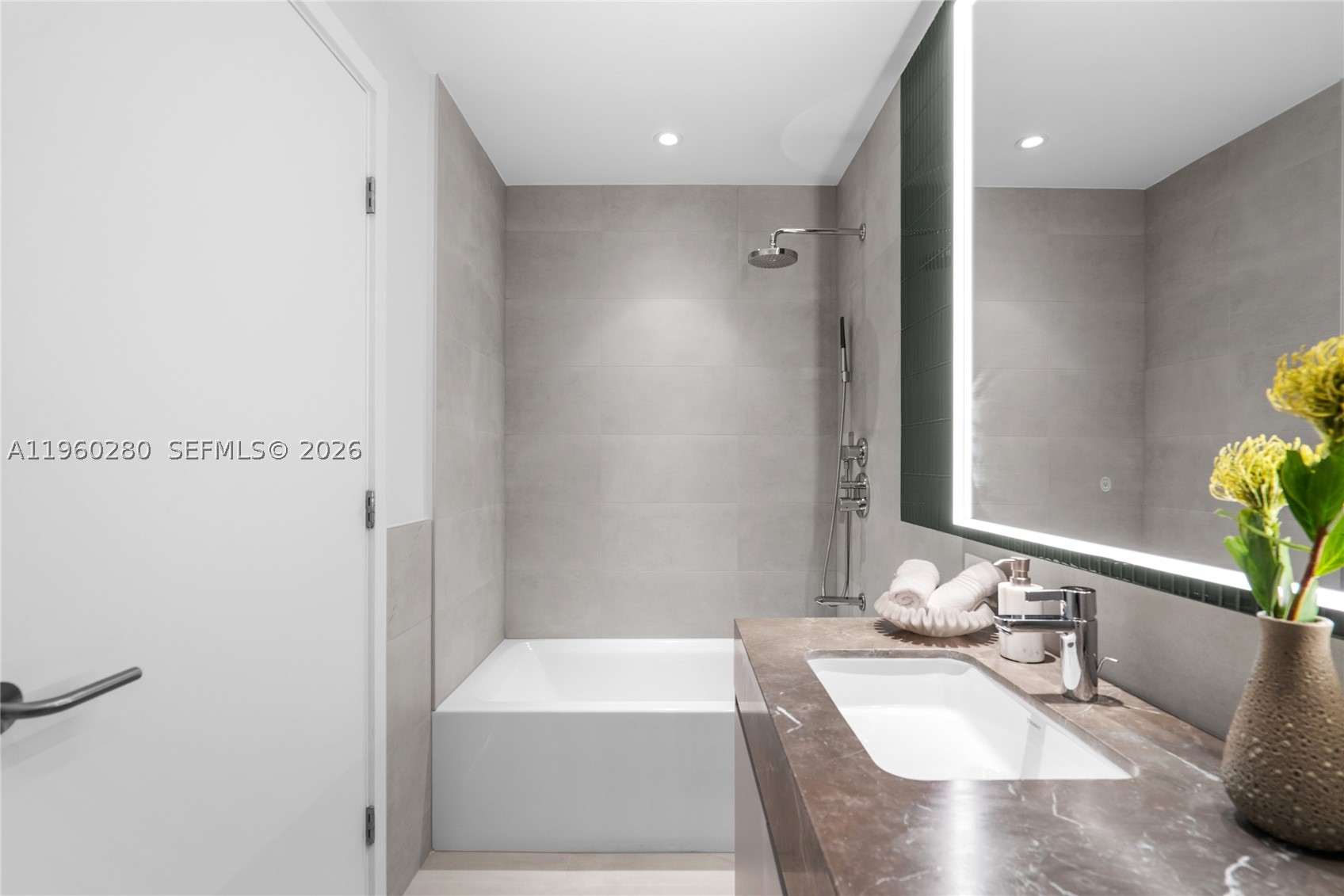 500 Alton #2203, Miami Beach FL 33139