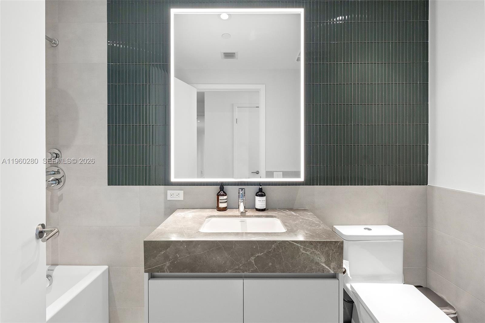 500 Alton #2203, Miami Beach FL 33139