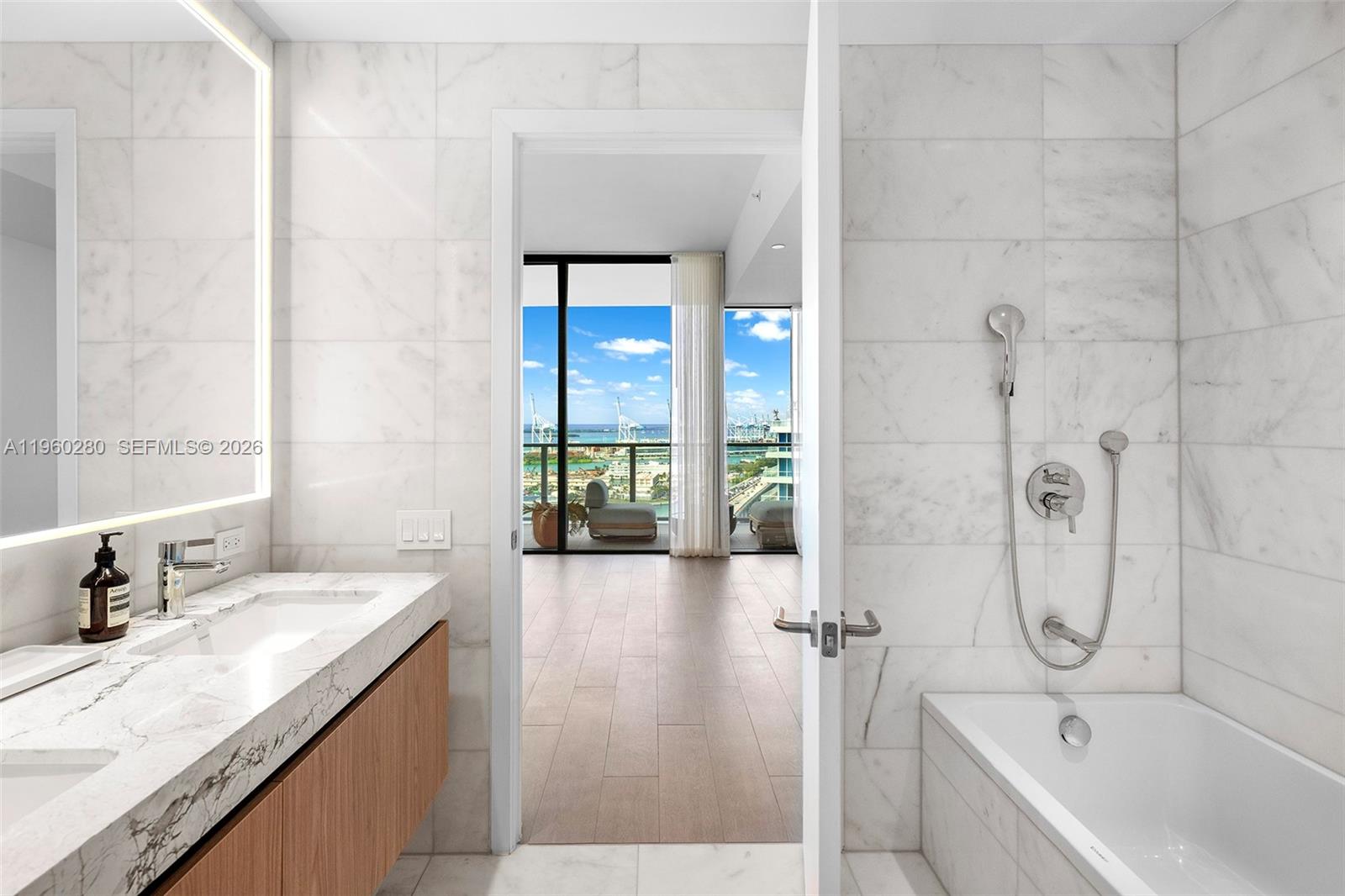 500 Alton #2203, Miami Beach FL 33139