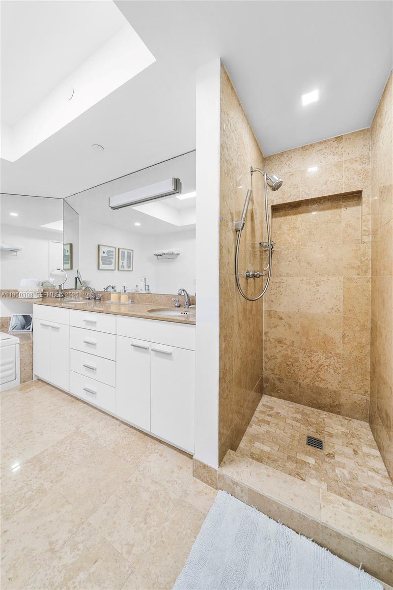 4779 Collins Ave #3804, Miami Beach FL 33140