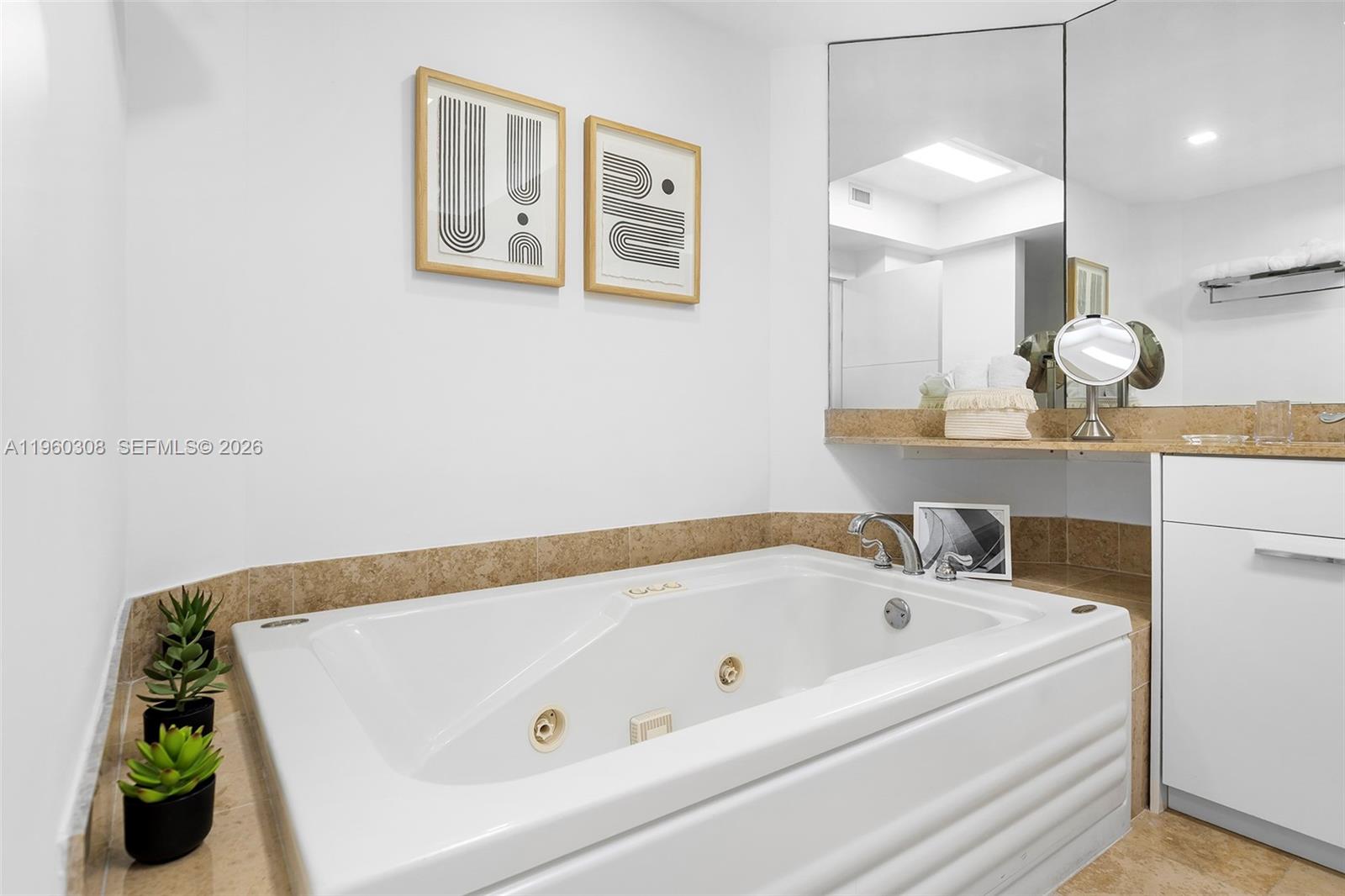 4779 Collins Ave #3804, Miami Beach FL 33140