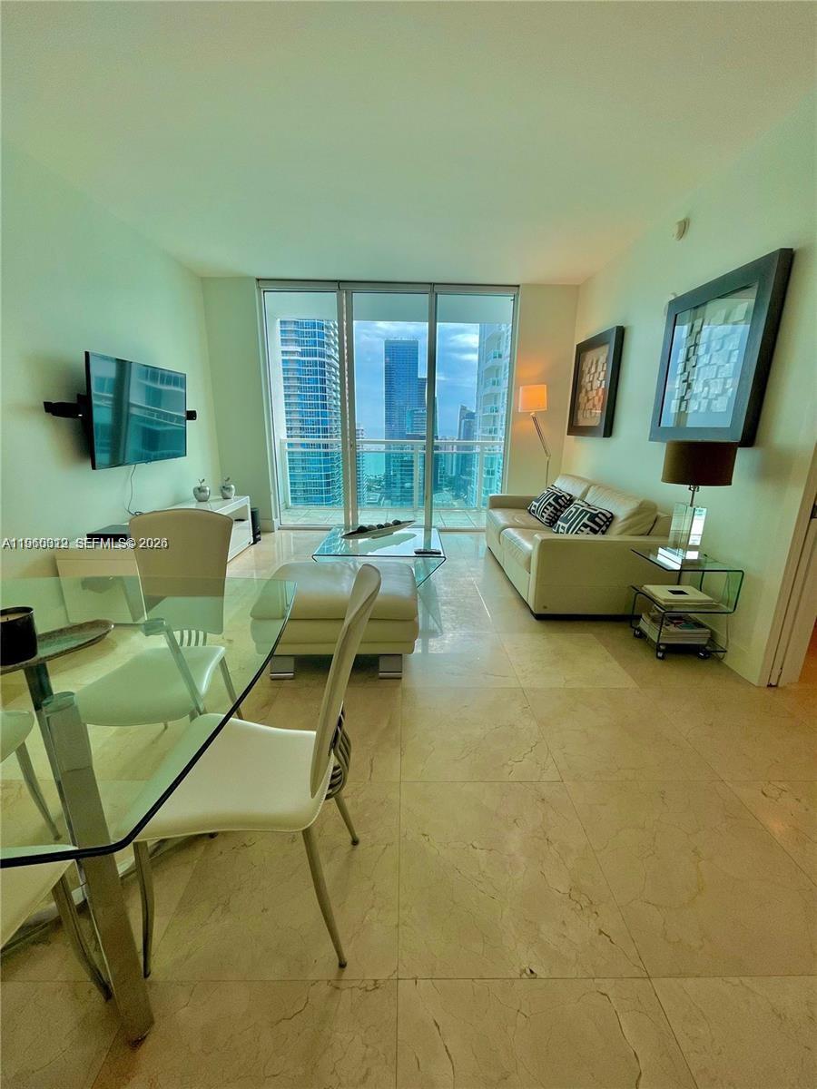 Miami FL 33131 - A11960319