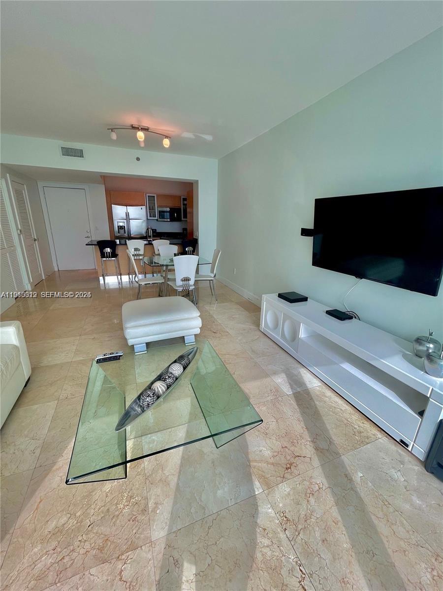 Miami FL 33131 - A11960319