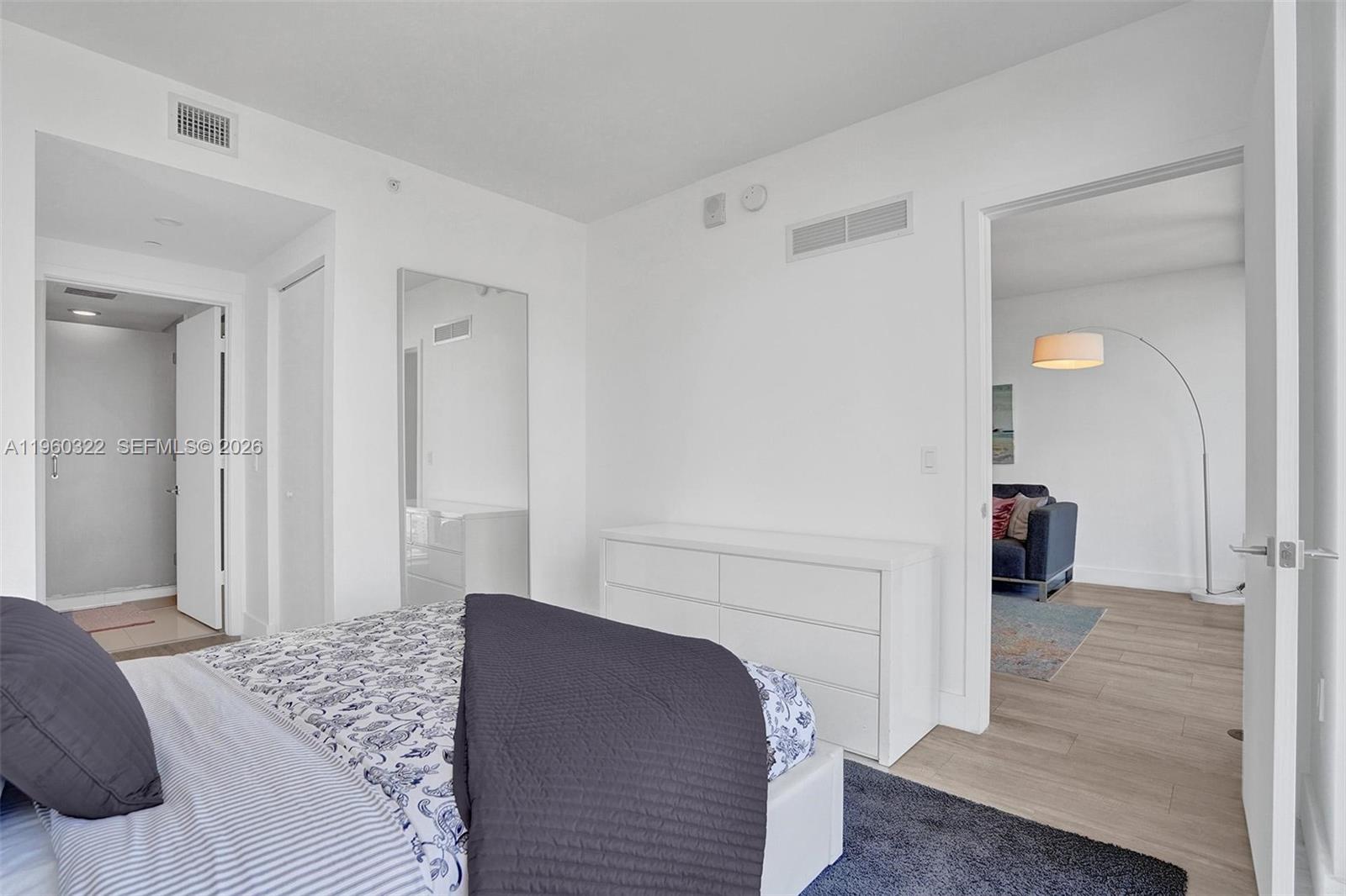 121 NE 34th St #2305, Miami FL 33137