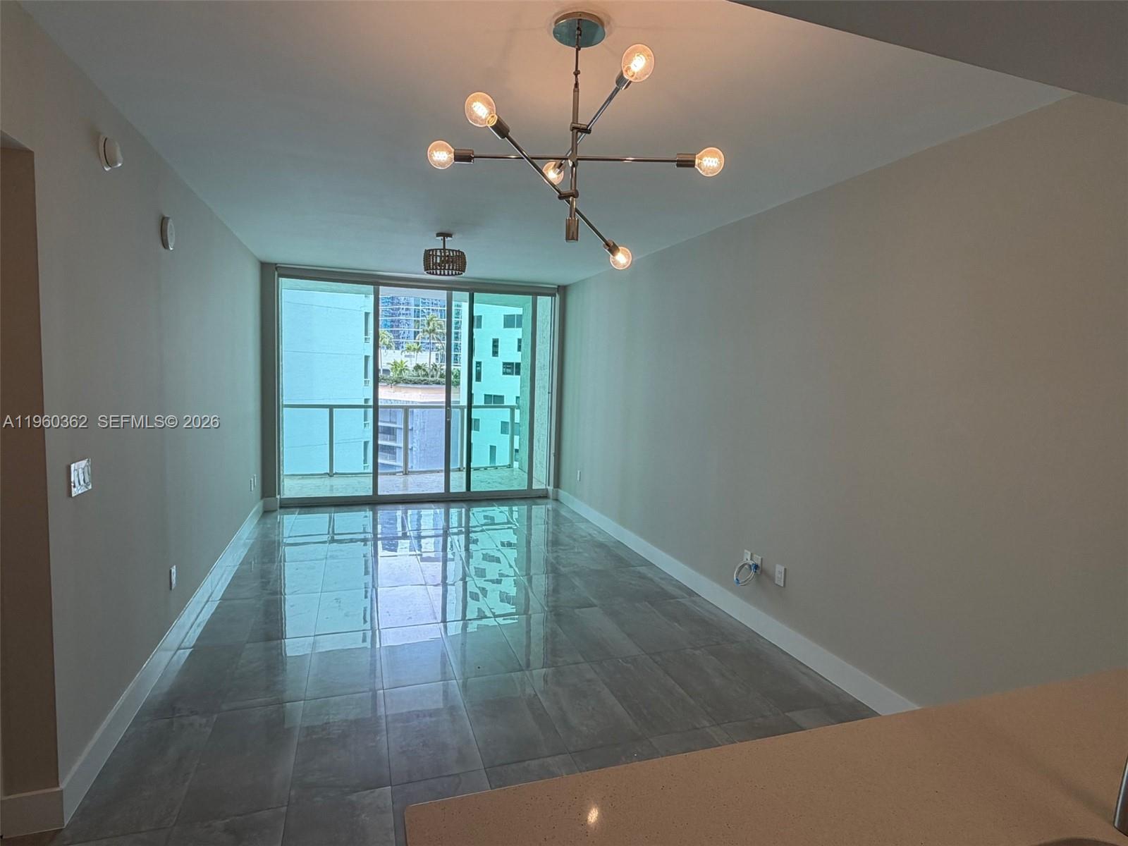 218 SE 14th St #1406, Miami FL 33131