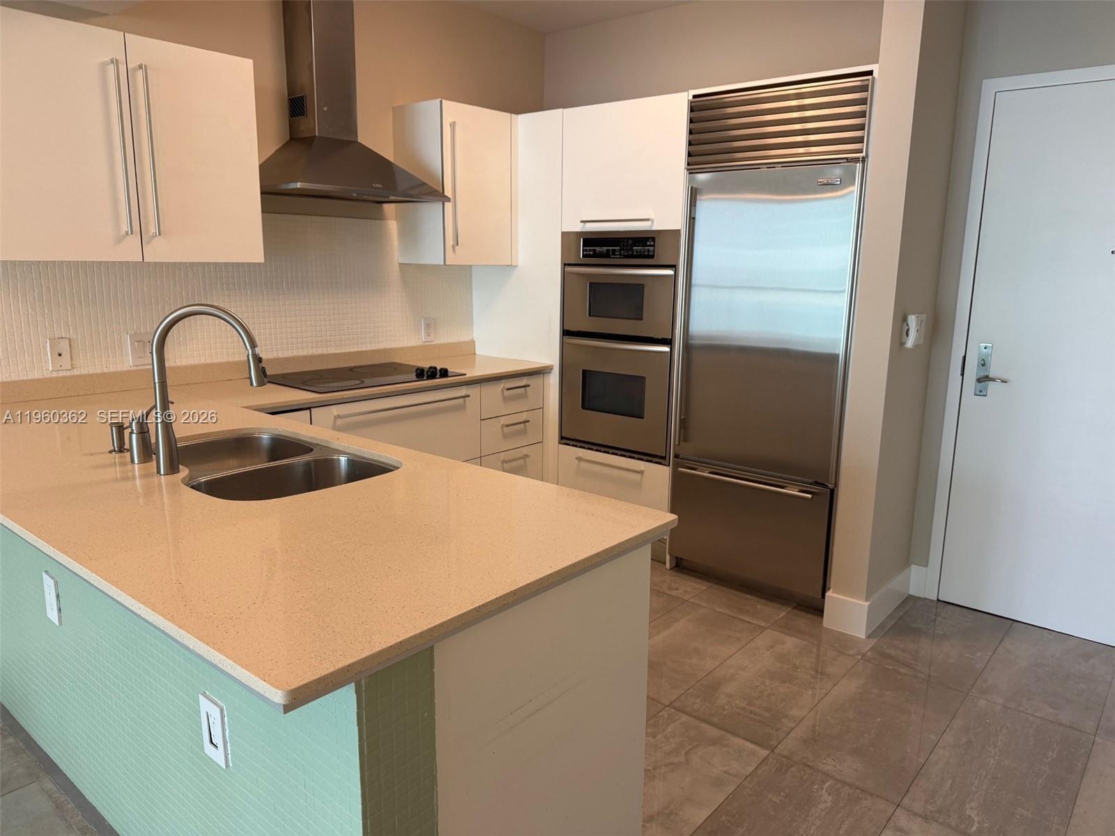 218 SE 14th St #1406, Miami FL 33131