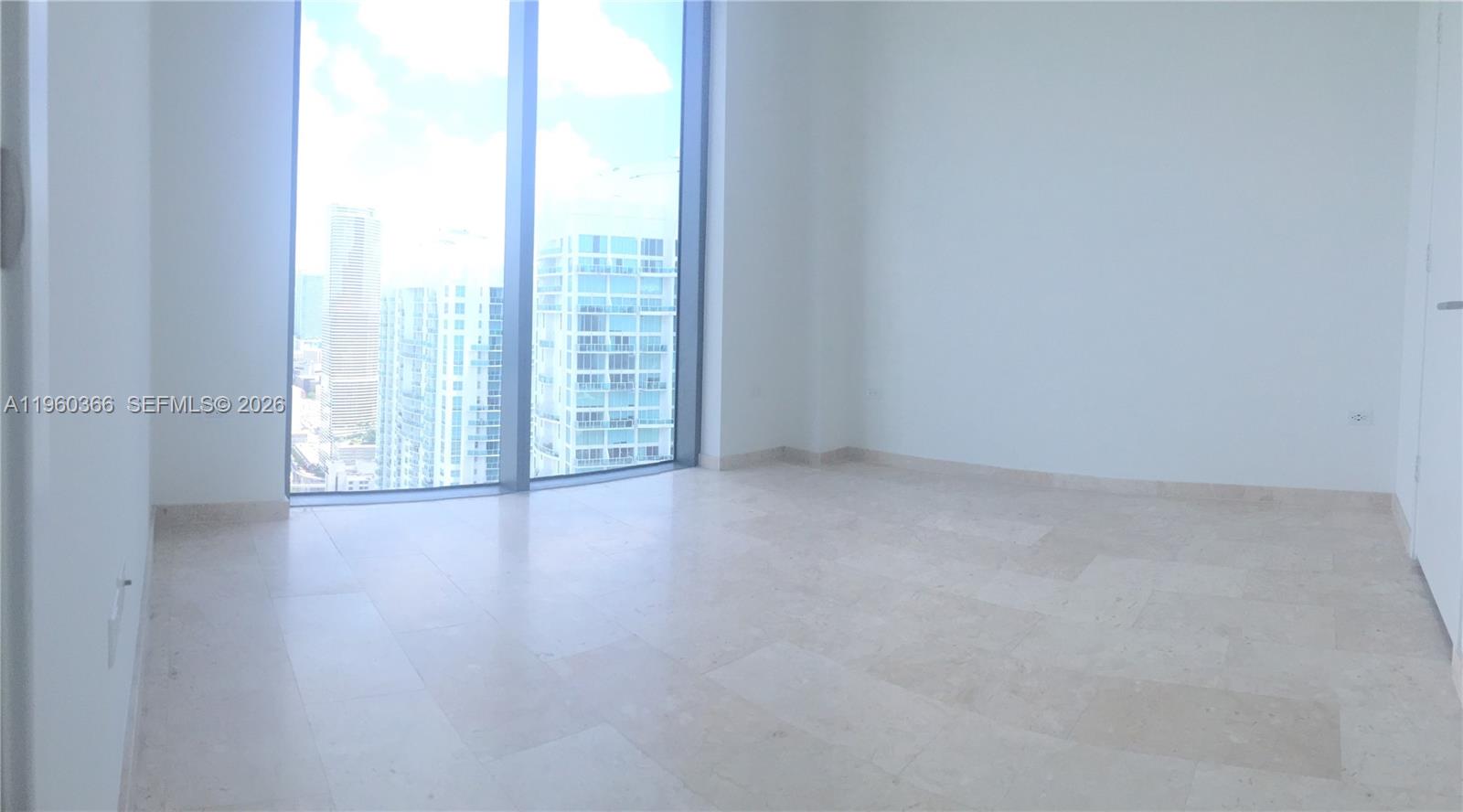 68 SE 6th St #3412, Miami FL 33131