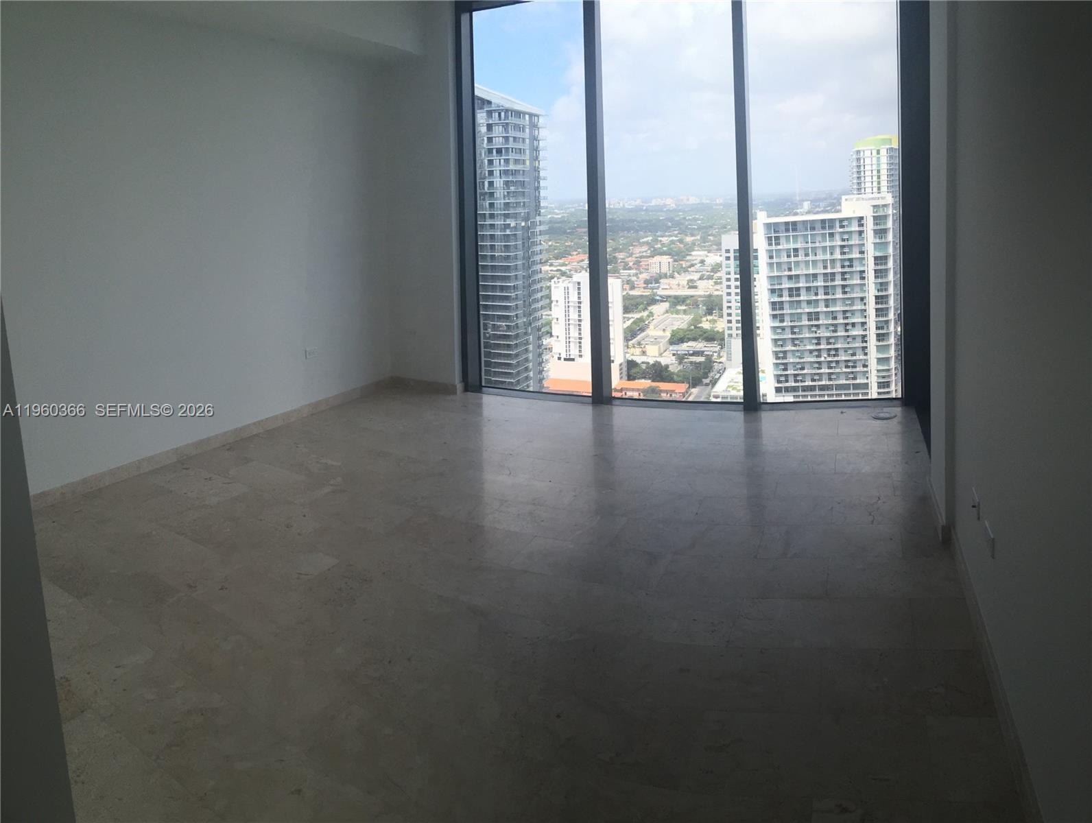 68 SE 6th St #3412, Miami FL 33131
