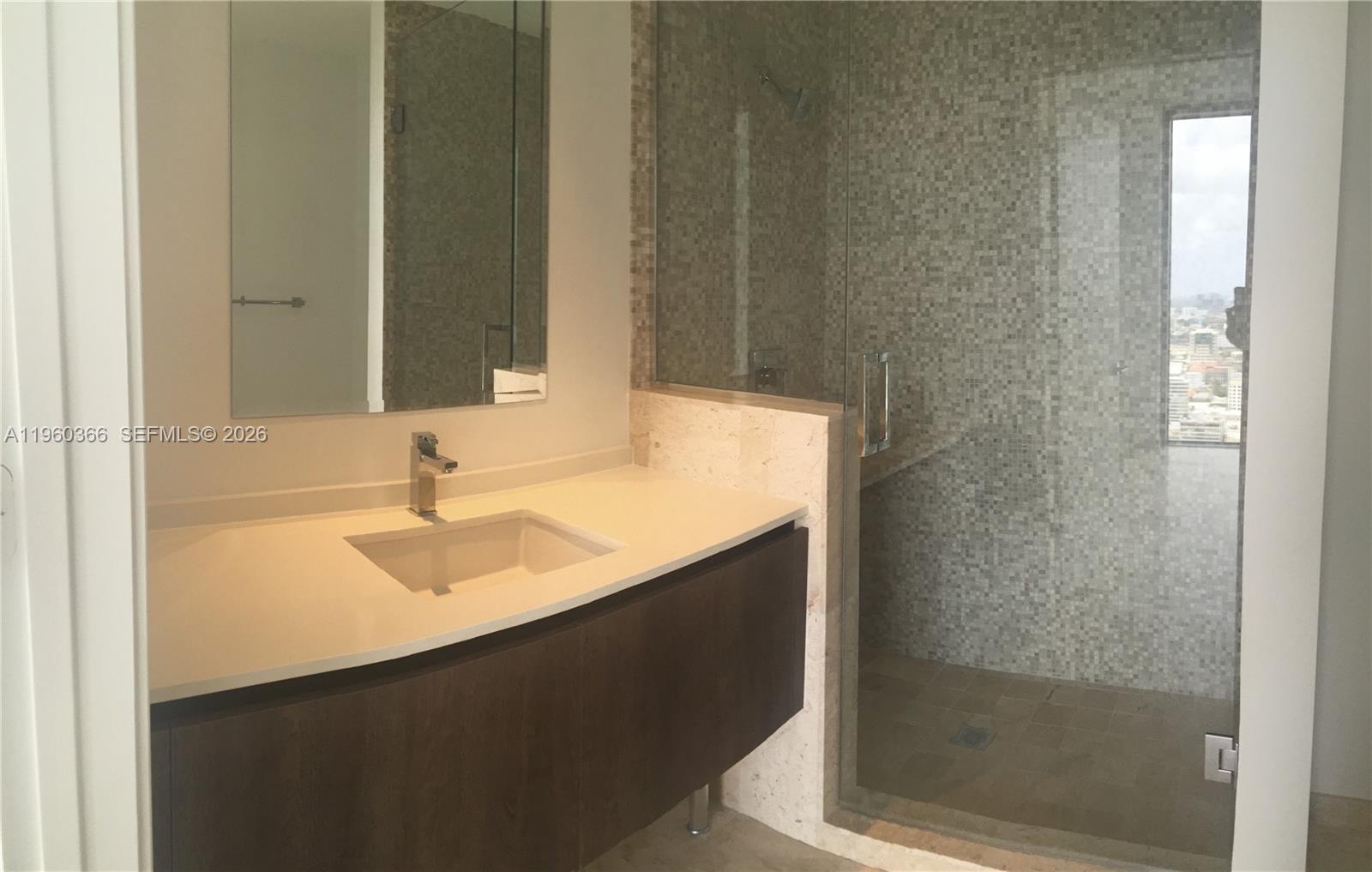 68 SE 6th St #3412, Miami FL 33131