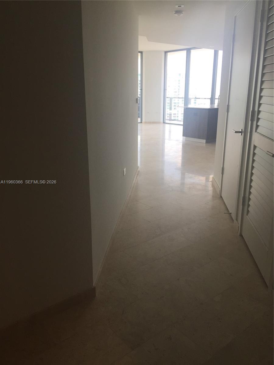 68 SE 6th St #3412, Miami FL 33131