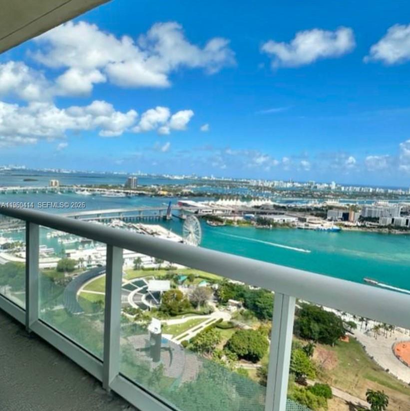 Miami FL 33132 - A11960414