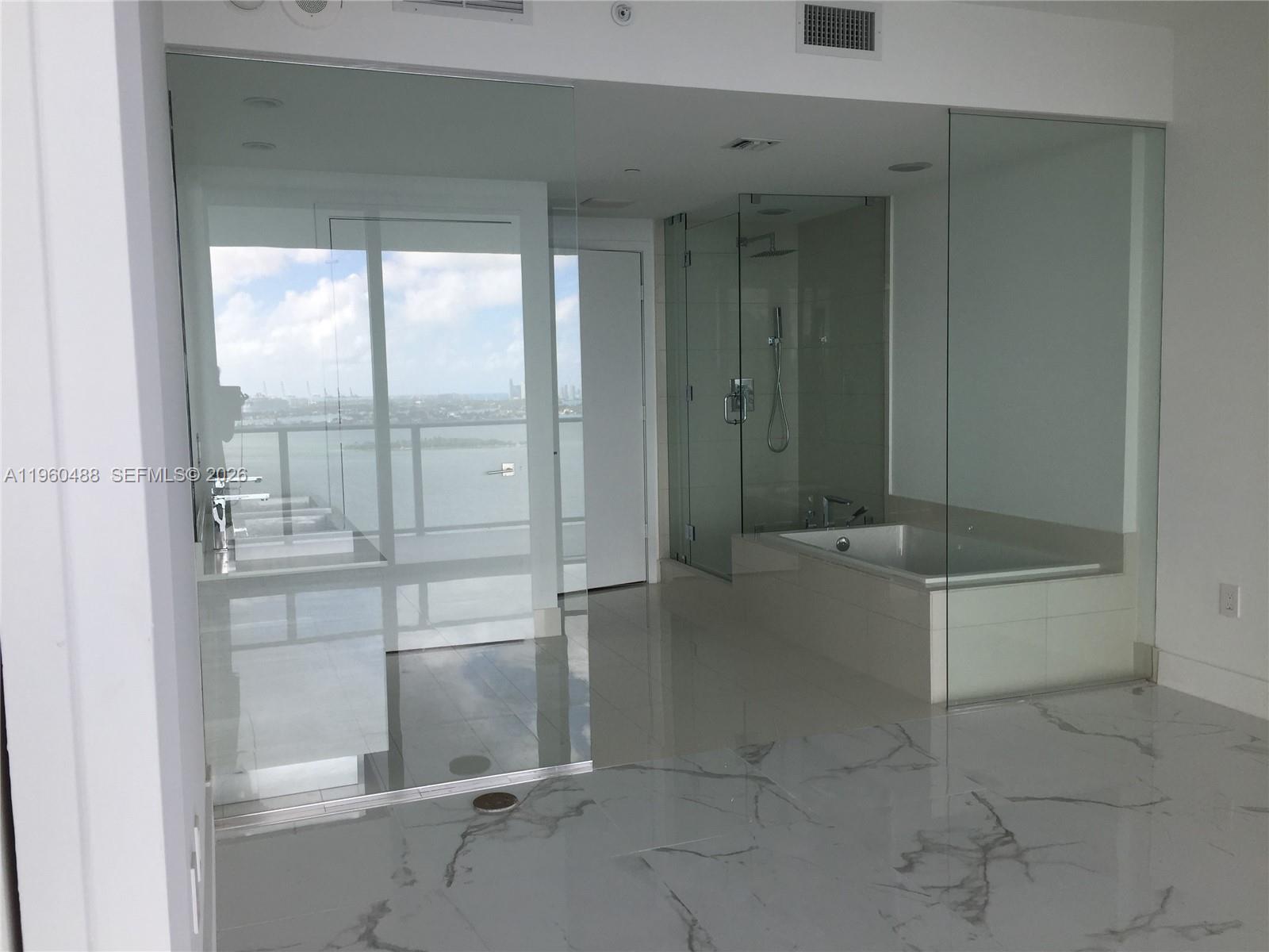 650 NE 32nd St #2303, Miami FL 33137