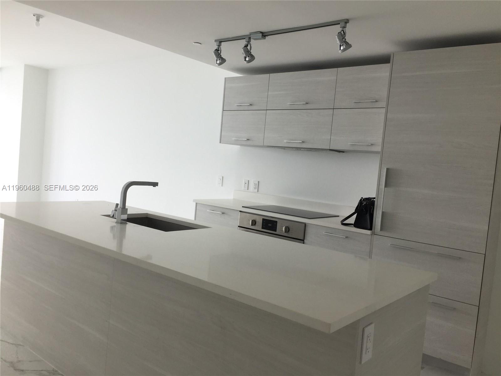 650 NE 32nd St #2303, Miami FL 33137