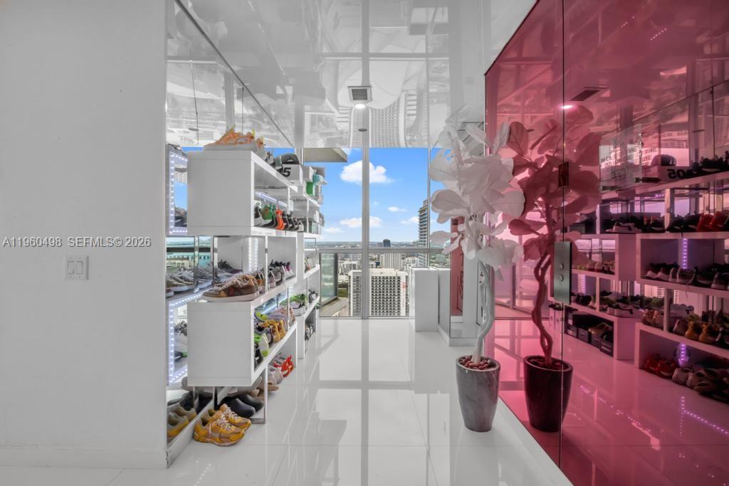 1100 Biscayne Blvd #4907, Miami FL 33132