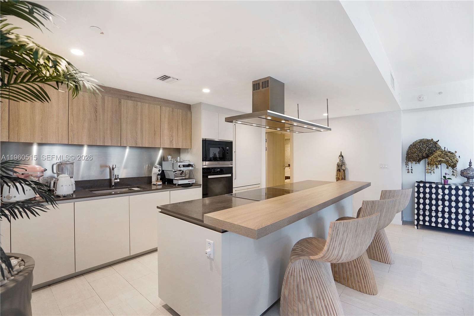 1000 Brickell Plz #1902, Miami FL 33131