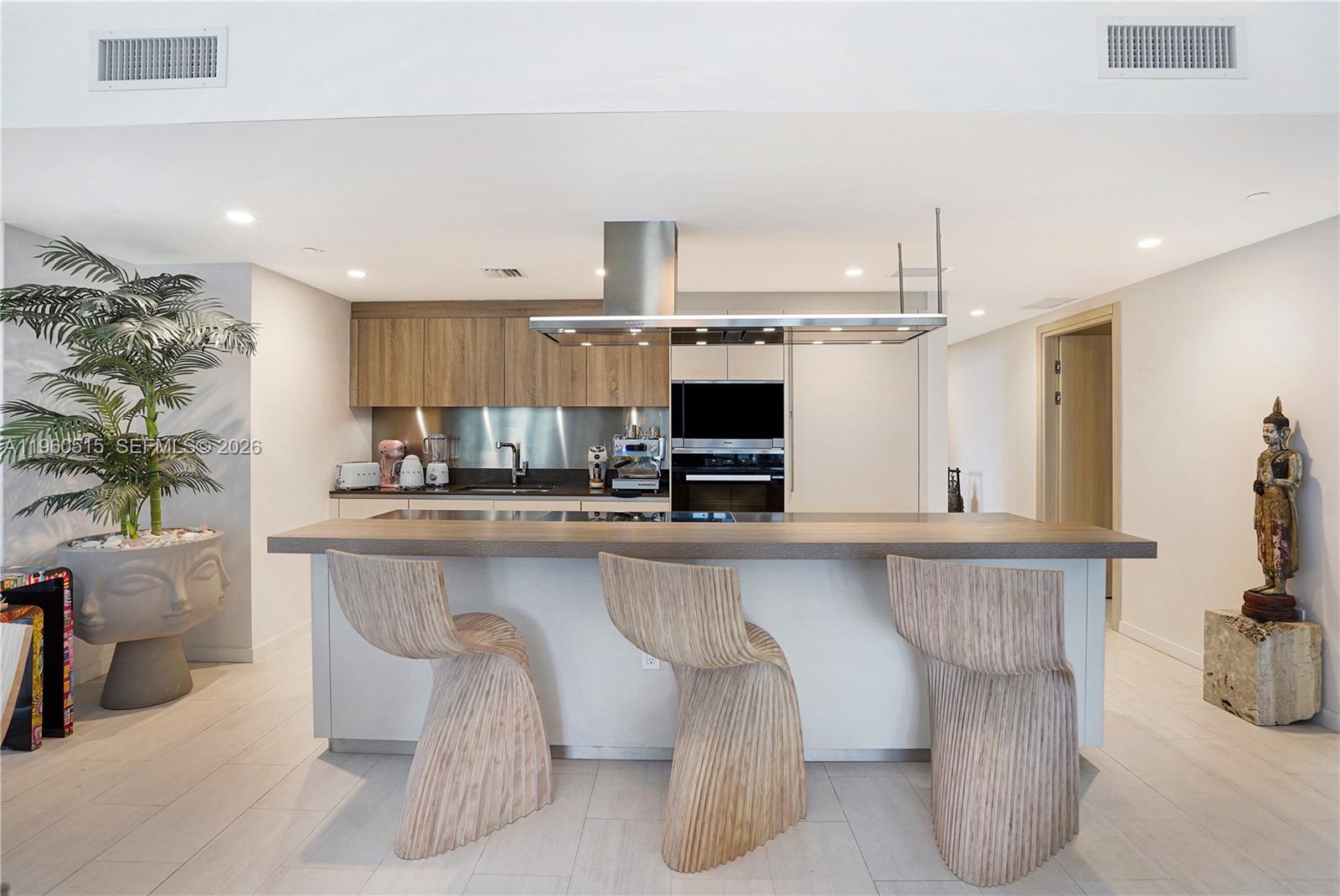 1000 Brickell Plz #1902, Miami FL 33131