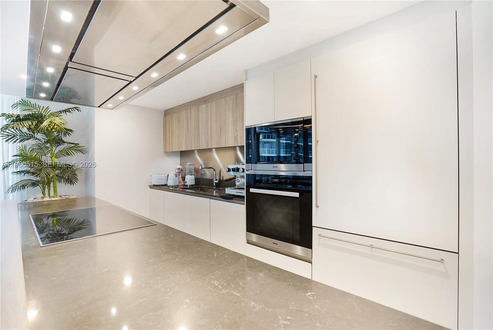 1000 Brickell Plz #1902, Miami FL 33131
