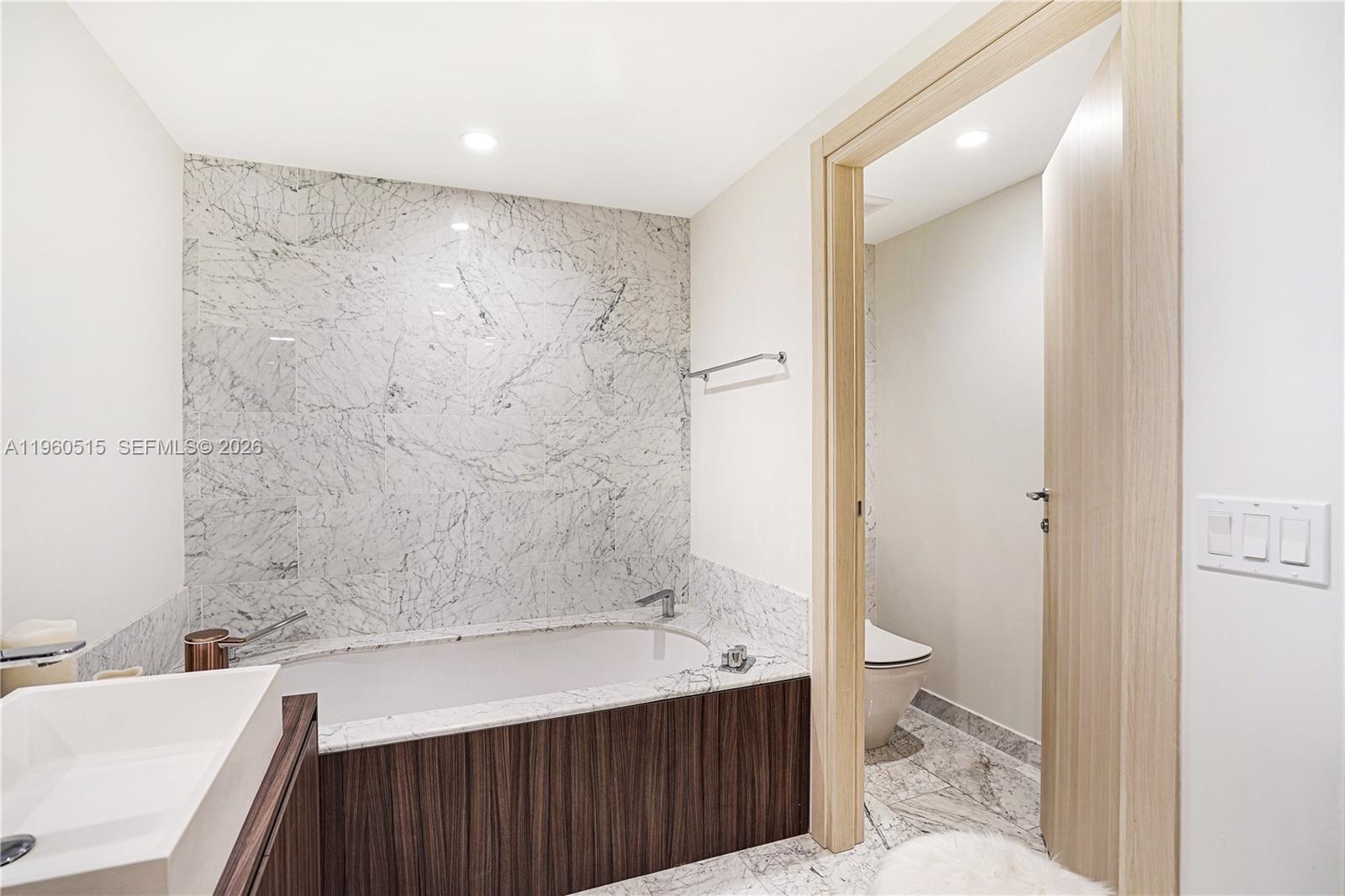 1000 Brickell Plz #1902, Miami FL 33131