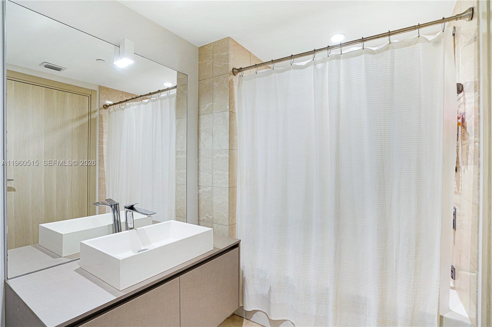 1000 Brickell Plz #1902, Miami FL 33131