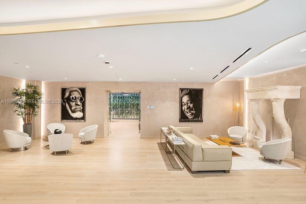 1000 Brickell Plz #1902, Miami FL 33131