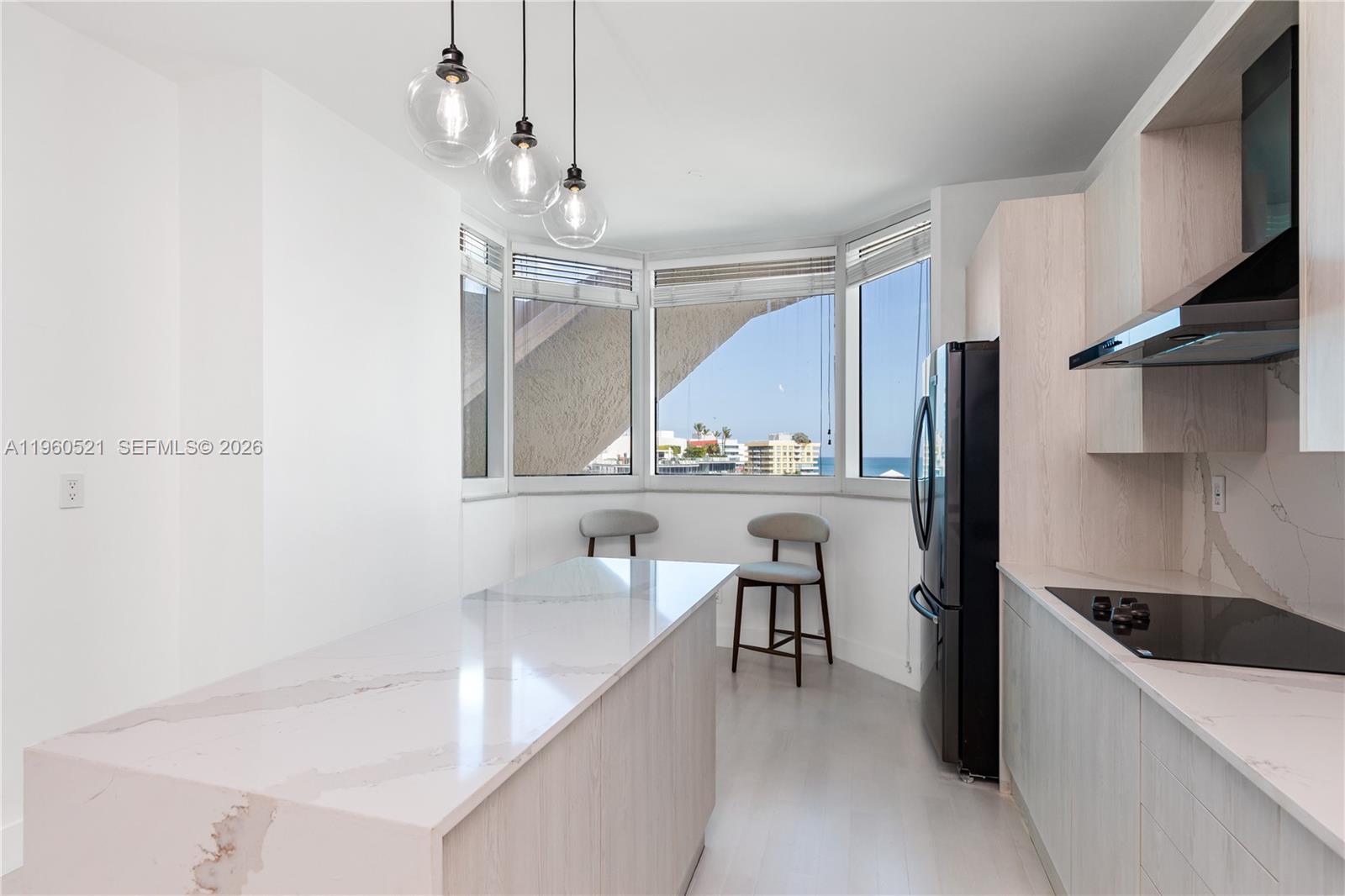 300 S Pointe Dr #907, Miami Beach FL 33139