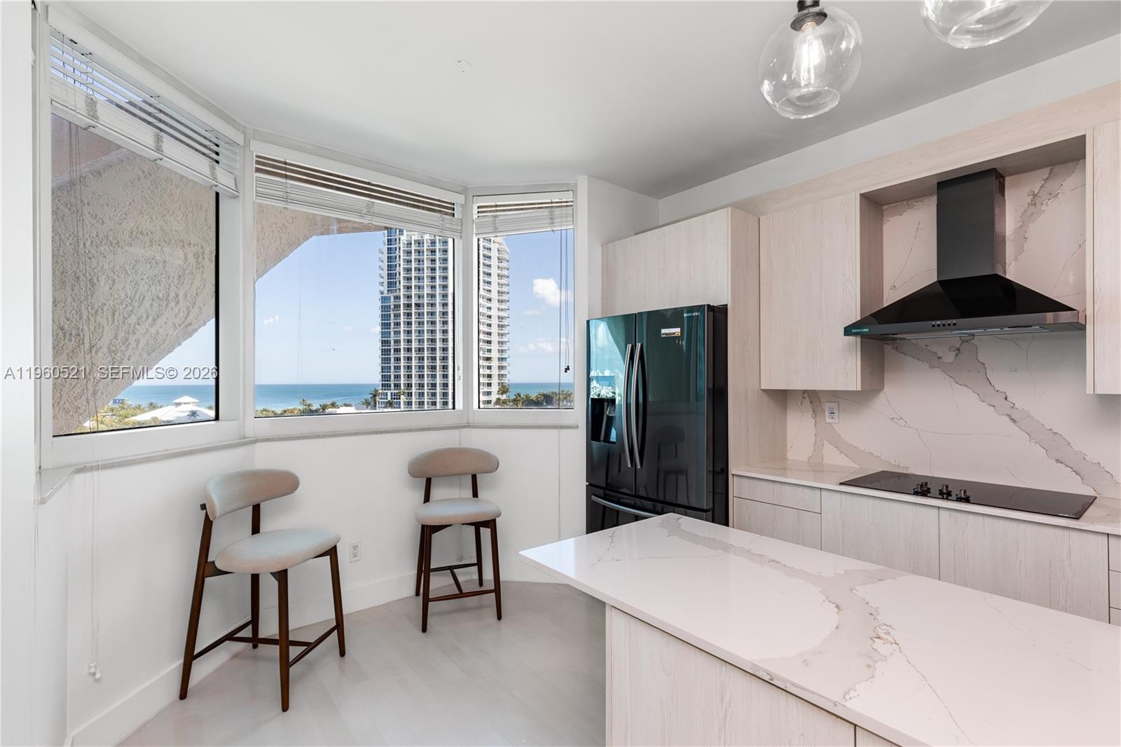 300 S Pointe Dr #907, Miami Beach FL 33139