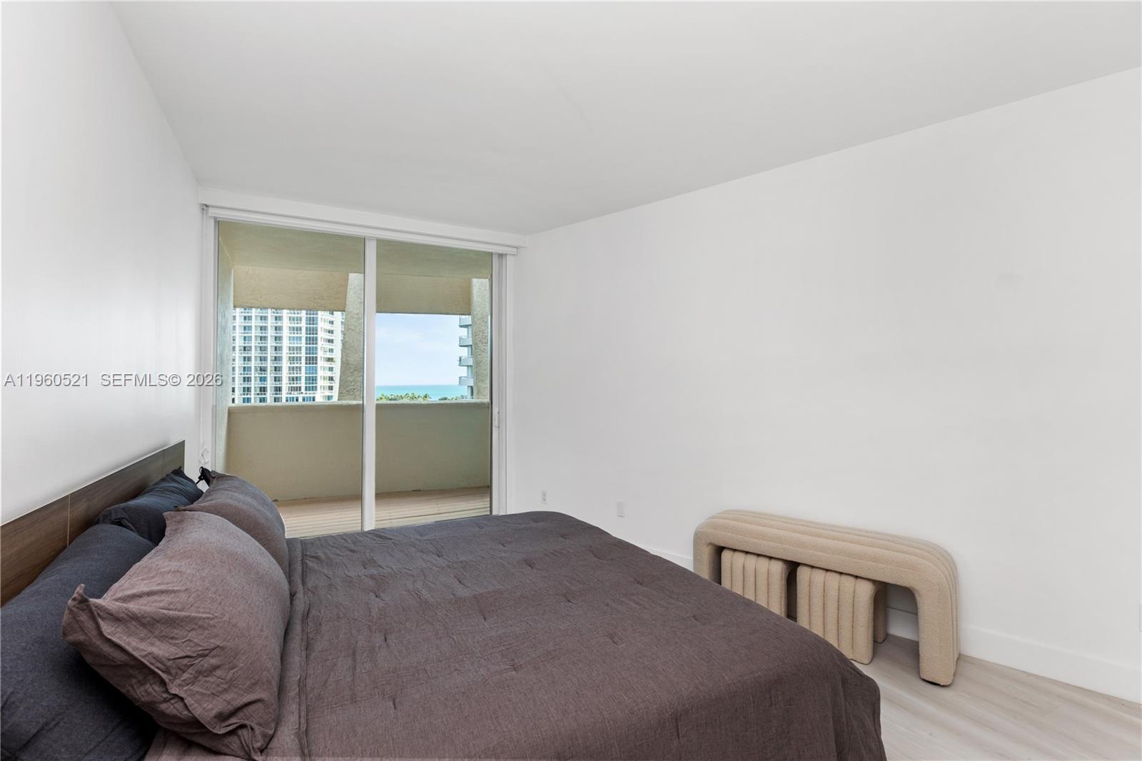 300 S Pointe Dr #907, Miami Beach FL 33139