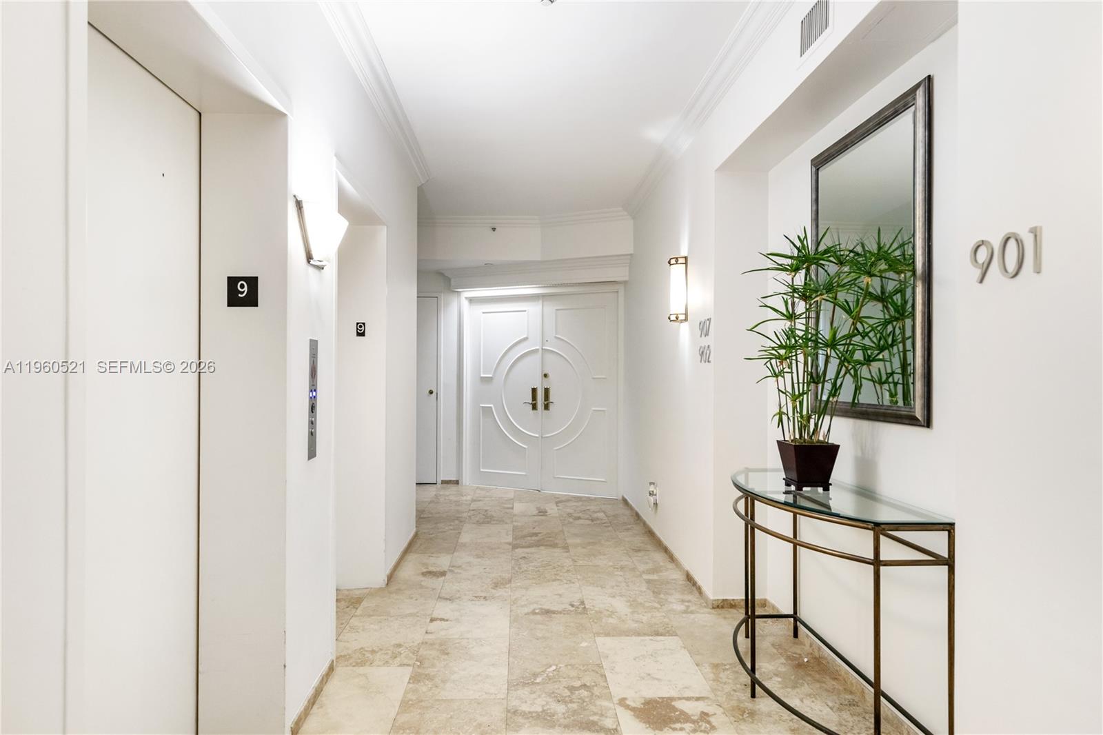 300 S Pointe Dr #907, Miami Beach FL 33139