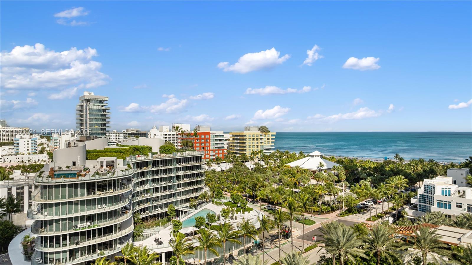 300 S Pointe Dr #907, Miami Beach FL 33139