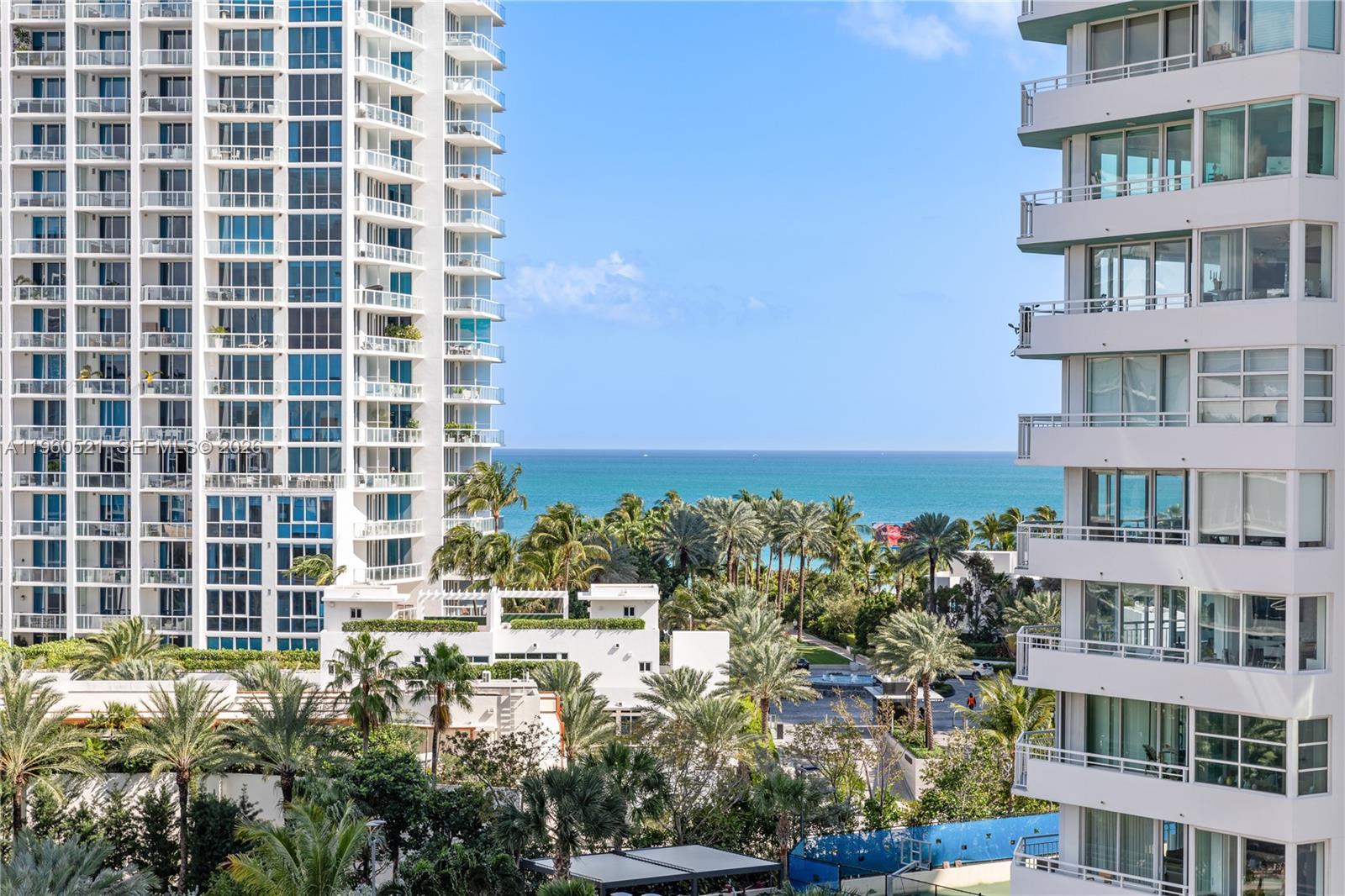 300 S Pointe Dr #907, Miami Beach FL 33139