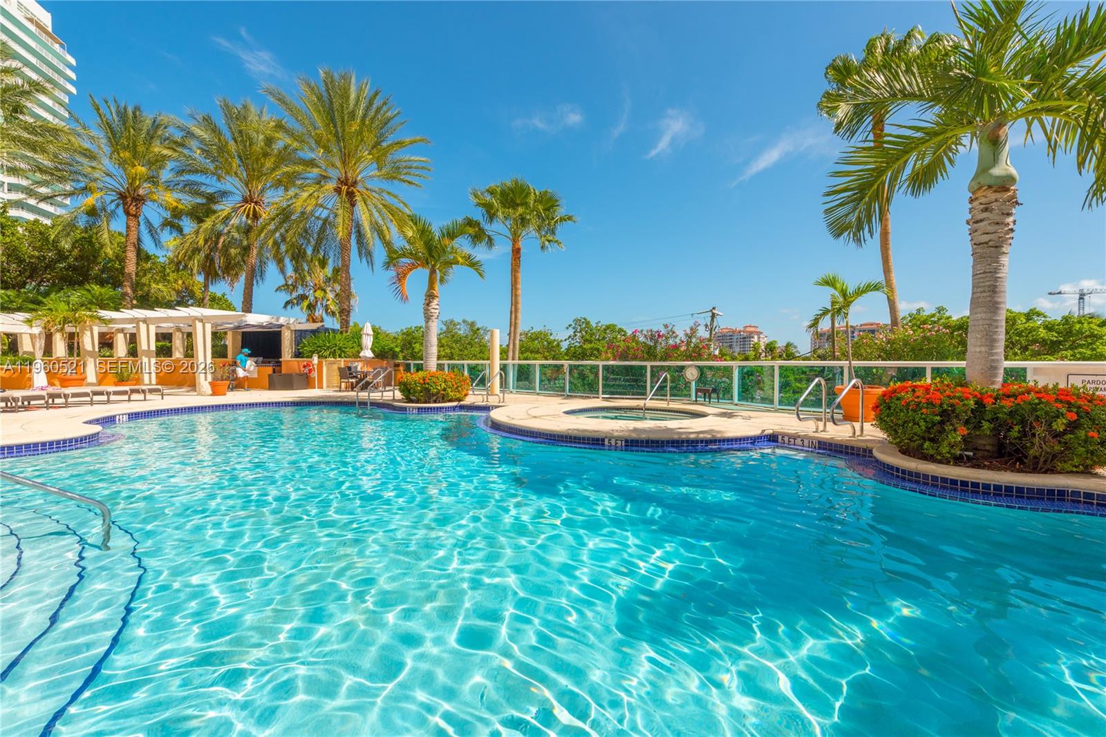 300 S Pointe Dr #907, Miami Beach FL 33139