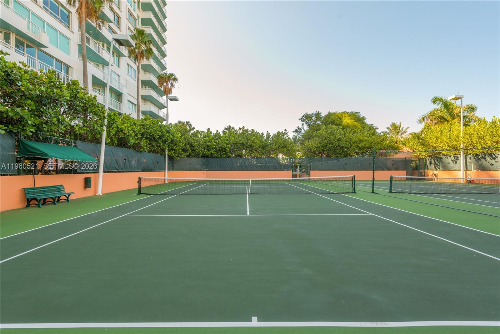 300 S Pointe Dr #907, Miami Beach FL 33139