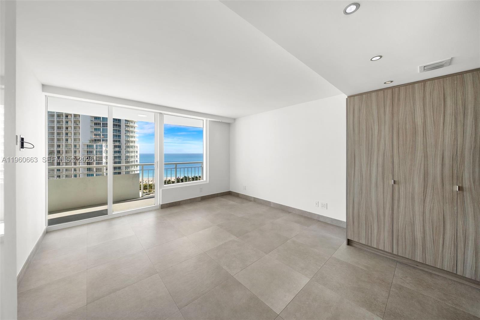 400 S Pointe Dr #2006, Miami Beach FL 33139