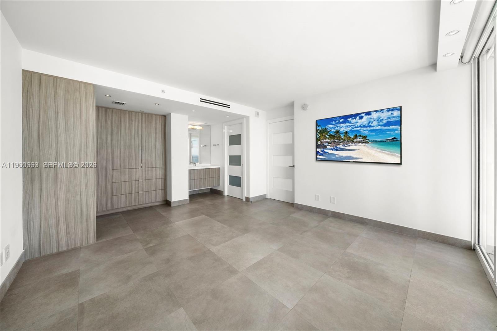 400 S Pointe Dr #2006, Miami Beach FL 33139
