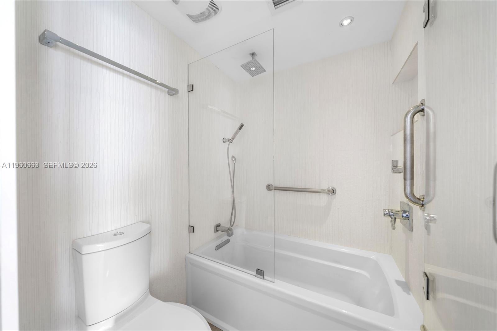 400 S Pointe Dr #2006, Miami Beach FL 33139