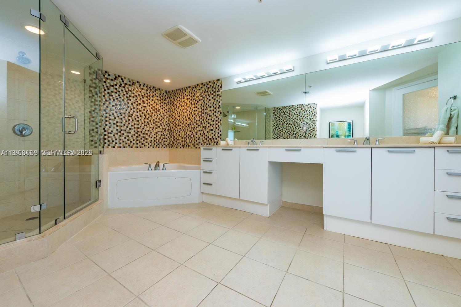 16699 Collins Ave #4204, Sunny Isles Beach FL 33160